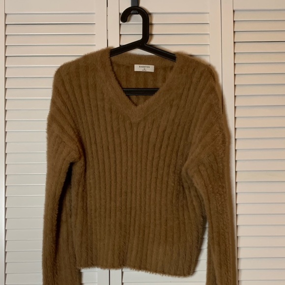 Aritzia Babaton Ulmann Sweater - Picture 2 of 3